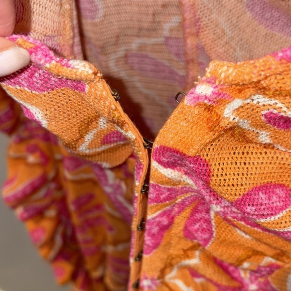 Free People NEW Through the Meadow Mesh Ruched Sleeve Top Size Small Orange/Pink - Picture 8 of 14